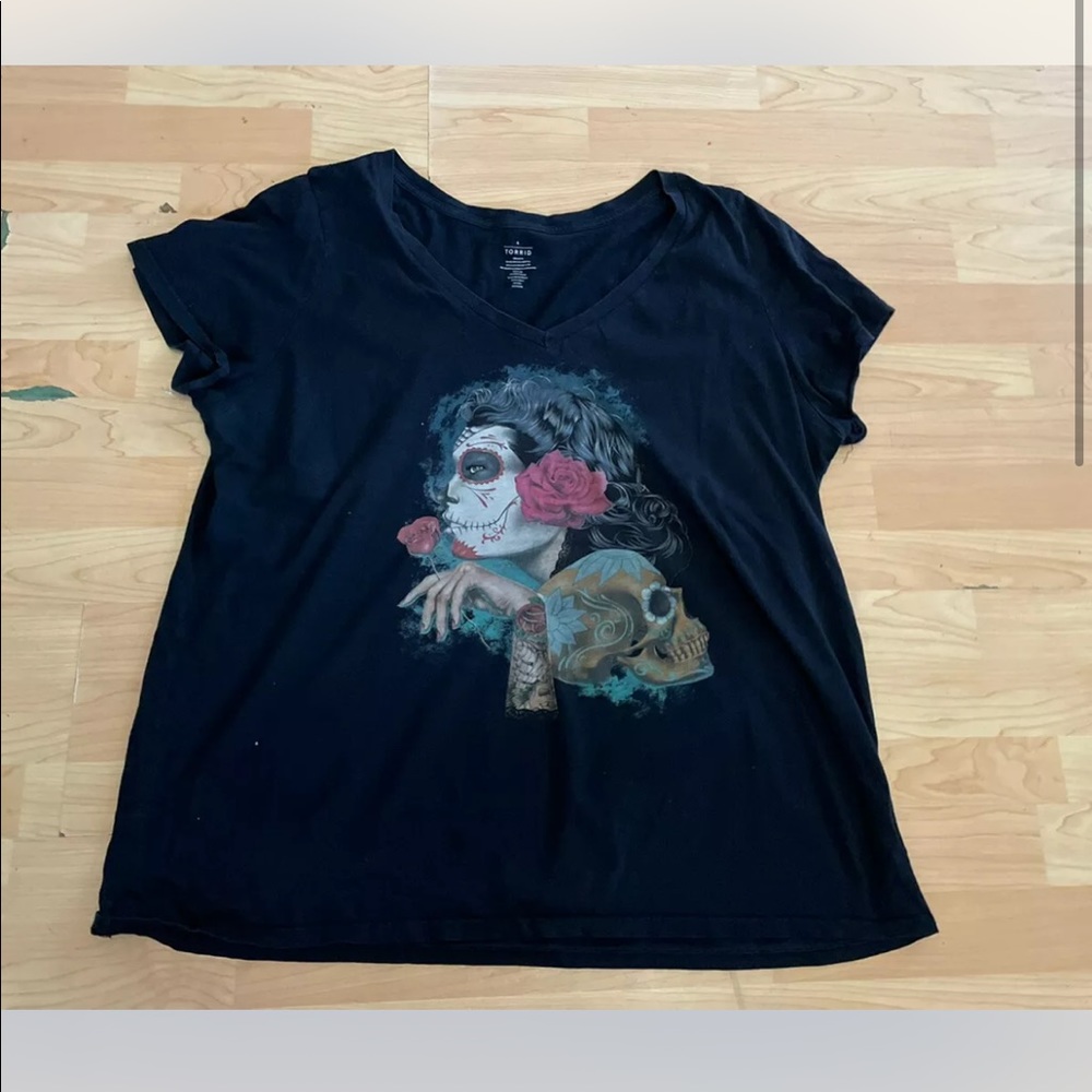 TORRID black skull t-shirt casual size 4X plus curvy short sleeve C30